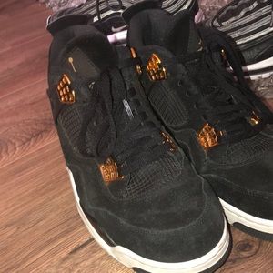 jordan retro 4 “royalty”